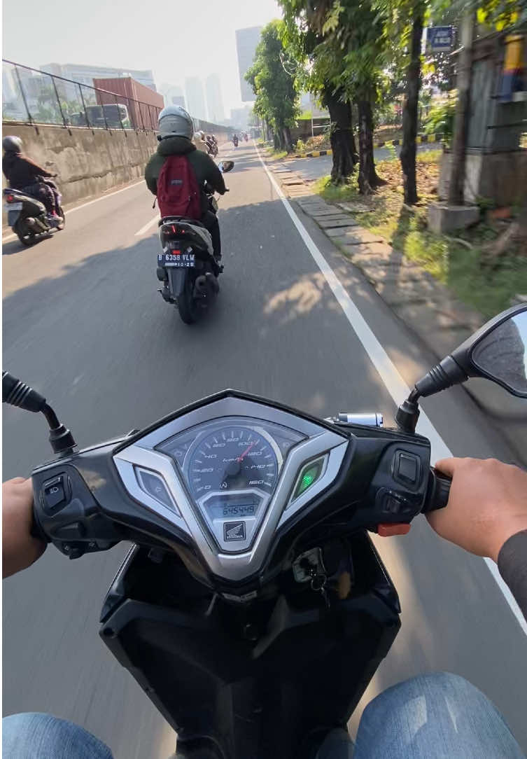blong kanan jam mepet bgt ya bang @pura2hedon. #fyp #lewatberanda #xybca #vario 