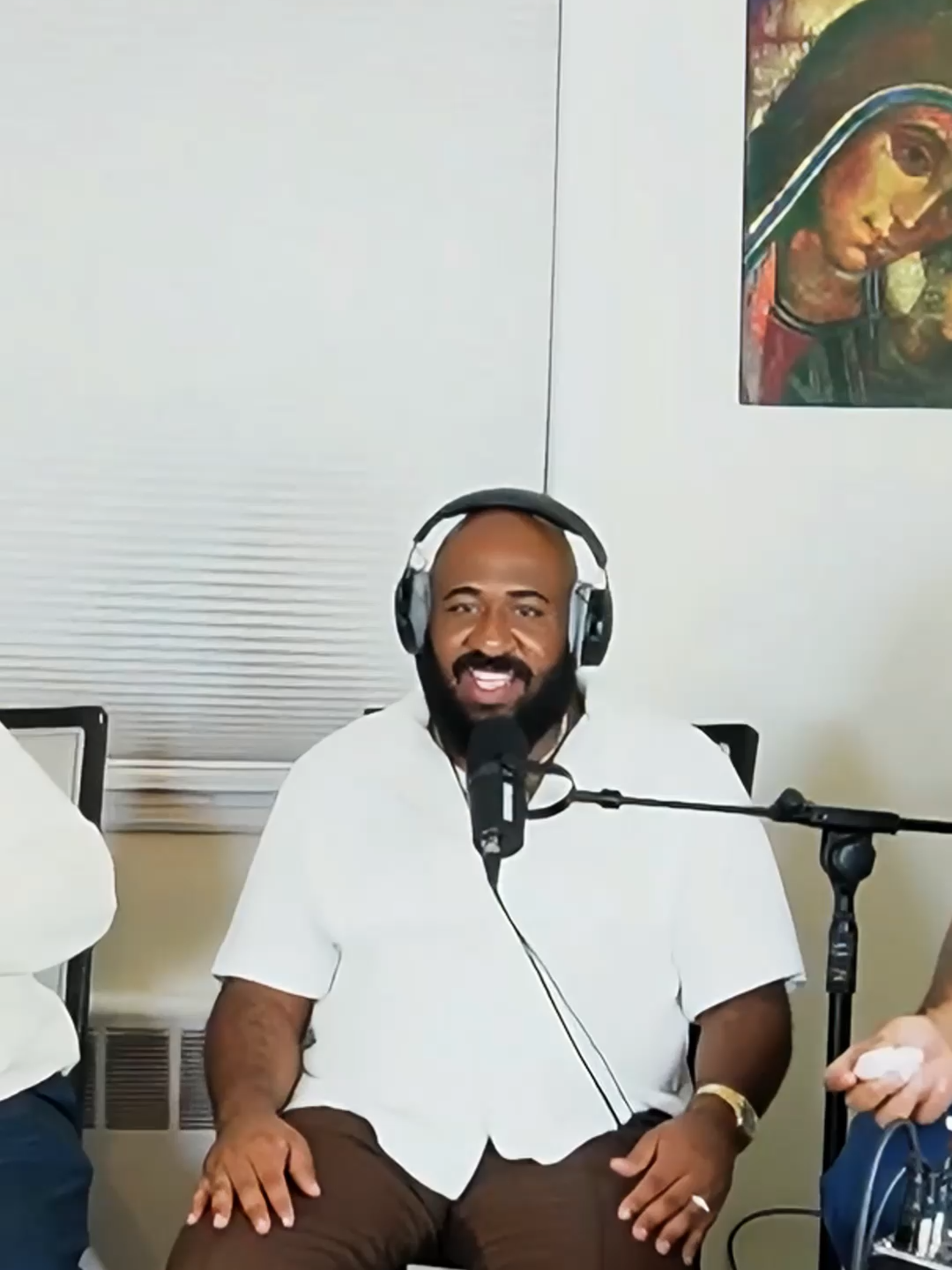 Should we have a hugging segment lol?? Episode 2 out now  #podcastclips #funny #fypシ゚viral #pause