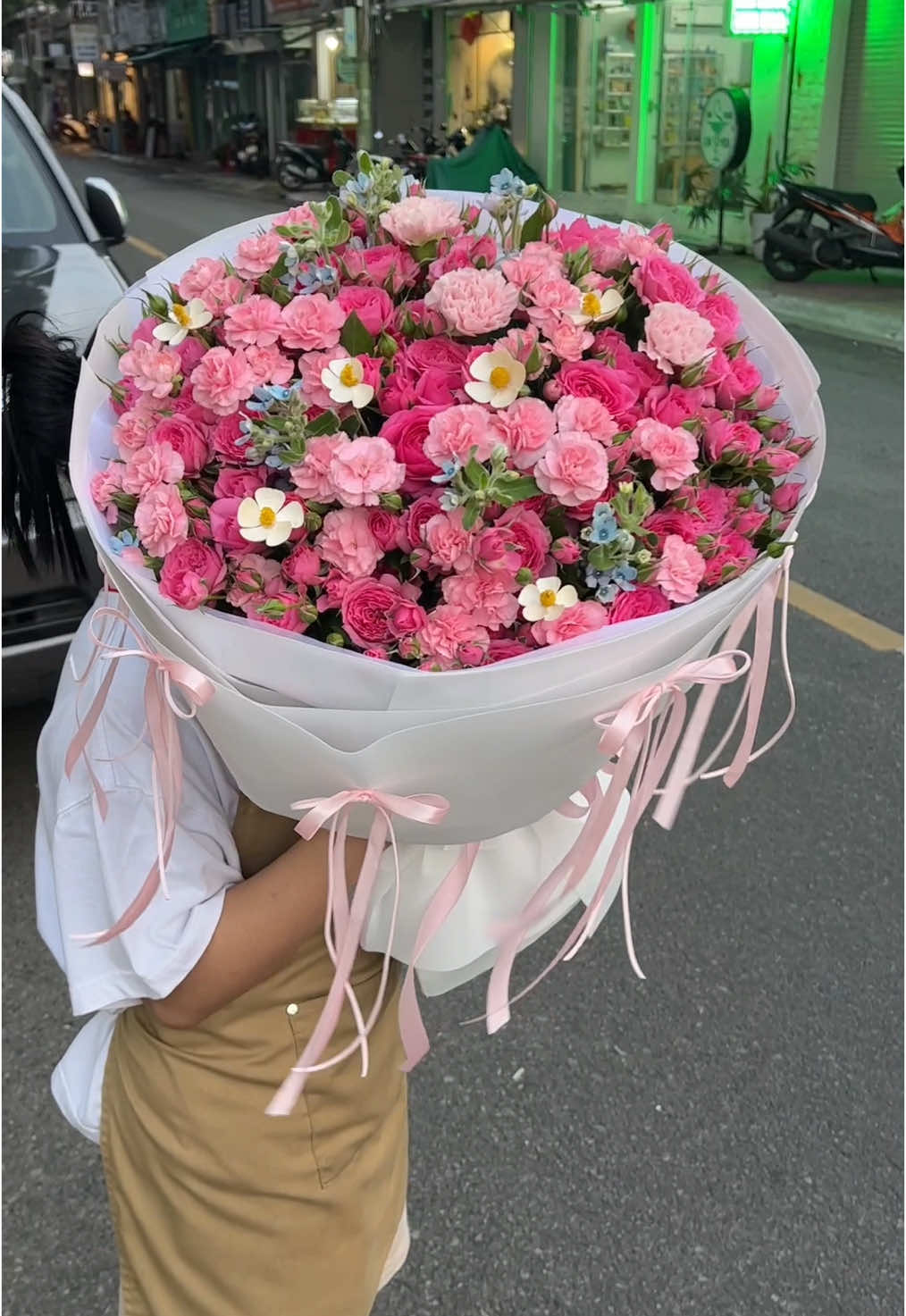 Bó hoa hồng sophia siu iu 🌸 #bohoatulip #bohoatonehong #flowers #hongsophia #camtucau #hoasinhnhat #viral #hoatuoi #tonehongngotngao #hoasinhnhat #hoacamtaycodau #tiemhoatuoi #cuahanghoatuoivungtau #hoatuoivungtau 