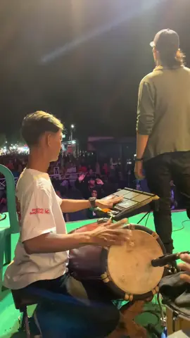 Takkan pisah rogo music #fyppppppppppppppppppppppp #music #fyp #xzyabc #takkanpisah 