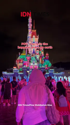 Apa rasanya berada di Hong Kong Disneyland, tempat yang disebut sebagai “happiest place on earth?” Gak bisa digambarkan dengan kata-kata!  IDN Times akan membagikan secuil kebahagiaan itu lewat video ini. Sudah siap merasakan suasana magis di Hong Kong Disneyland? #IDNTimes #HongKongDisneyland #Trending #idntimes_ukr #idntimestravel 