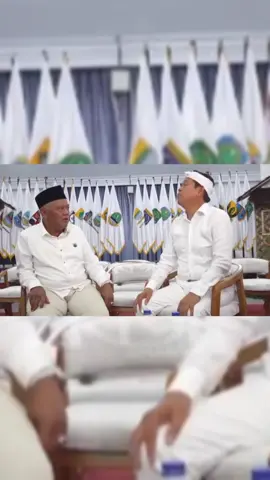 Bener juga ya logika Kalo nanggepin nya dgn setres beneran . Ya jadi struk beneran karena ga bisa nguasai di intimidasi org segitu banyaknya pasti kena mental dan pikiran . karena itu tujuan mereka semua yg jahat Gabisa ngomong lagi pak kyai . Suhu . Di atas rata rata bgt ini org sumpah . Kelewatan ilmunya . Sungkem pak 🙏 #malangviral #uinmalang #yaimim #kyaimim #sahara 