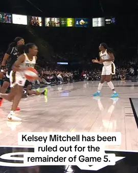 Kelsey Mitchell was helped off the court after appearing to sustain a leg injury. Mitchell has been ruled out for the rest of the game. #IndianaFever #WNBA #basketball