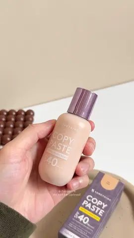 been loving how this tinted sunscreen feels so light but still makes my skin look fresh and glowing ✨ #somethinc #somethinctintedsunscreen #tintedsunscreen 