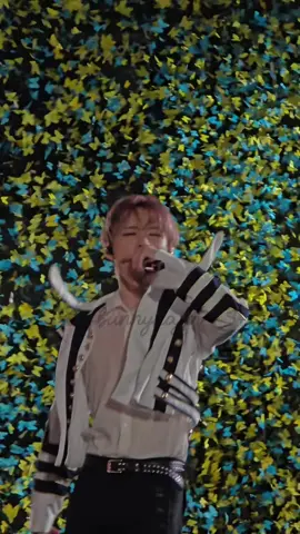 chenle surrounded by the confetti is so beautiful🦋💛  #chenle #tds4jakarta #tds4injakarta #nctdream #fy @NCT Official 