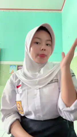 demen banget sama seragam inih🫵🏻