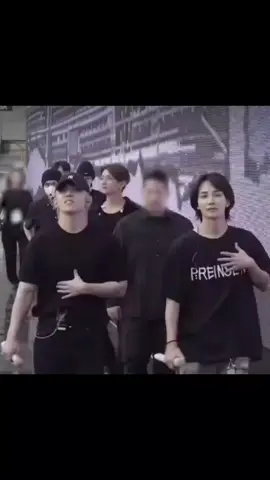 bat ganyan ang kamay niyong dalawa?🤨🤔#jeongcheol #jeonghan #seungcheol #caratseventeen #fyppppppppppppppppppppppp 