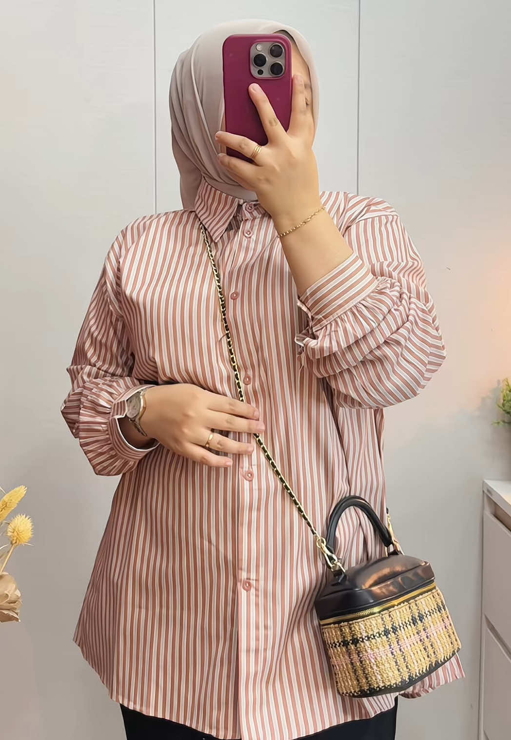 kemeja oversize mix celana pants scuba 🌸🩶 #ootdfashion #outfitideas #outfitinspo #kemejaoversize #celanascuba 