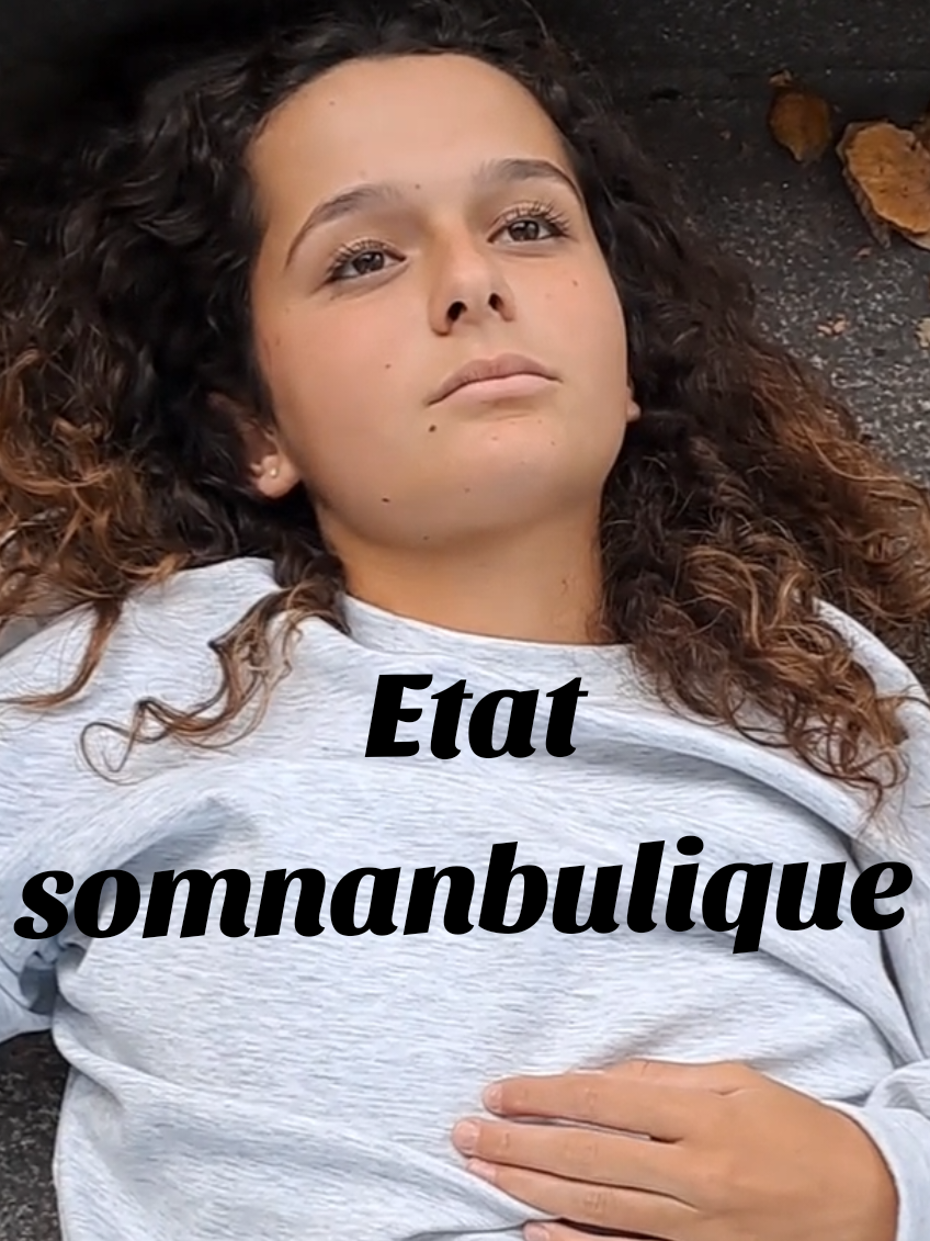 Le saviez vous? Une transe trés rare, les yeux restent ouverts est un état que l'on retrouve chez les somnanbules.#hypnose #hypnotiseur #pourtoi #fyp #pendulum 