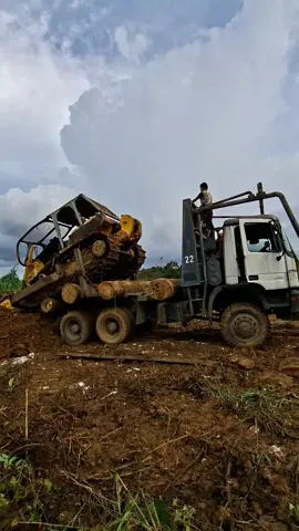 🔥#mercedesbenz4046 #kayubalakkalimantan #logingkalimantan #lewatberanda 