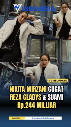 Nikita Mirzani “membalas” Reza Gladys dan Attaubah Muffid. Ia menggugah kedua rivalnya tersebut senilai 244 Milliar rupiah, yang merupakan buntut dari ingkarnya kesepakatan bersama.  Yang menjadi pokok dari gugatan perdata ini diantaranya adanya rekaman tanpa izin yang disebar luaskan tanpa sepengetahuan penggugat serta kesepakatan kerjasama yang justru dilanggar Reza dan Muffid.  Nikita mengalami kerugian materiil dan Imateriil diantaranya 4 milliar untuk kerjasama, 40 milliar untuk kelalaian, dan kerugian imateriil sebesar 200 milliar. #Vibenesia #NikitaMirzani #RezaGladys #Viral #Infotainment 