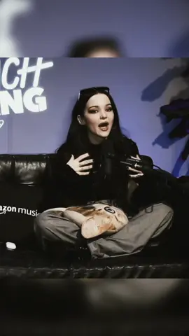 Dove Cameron talks about her past life #irl #podcast #dovecameron #fyp 