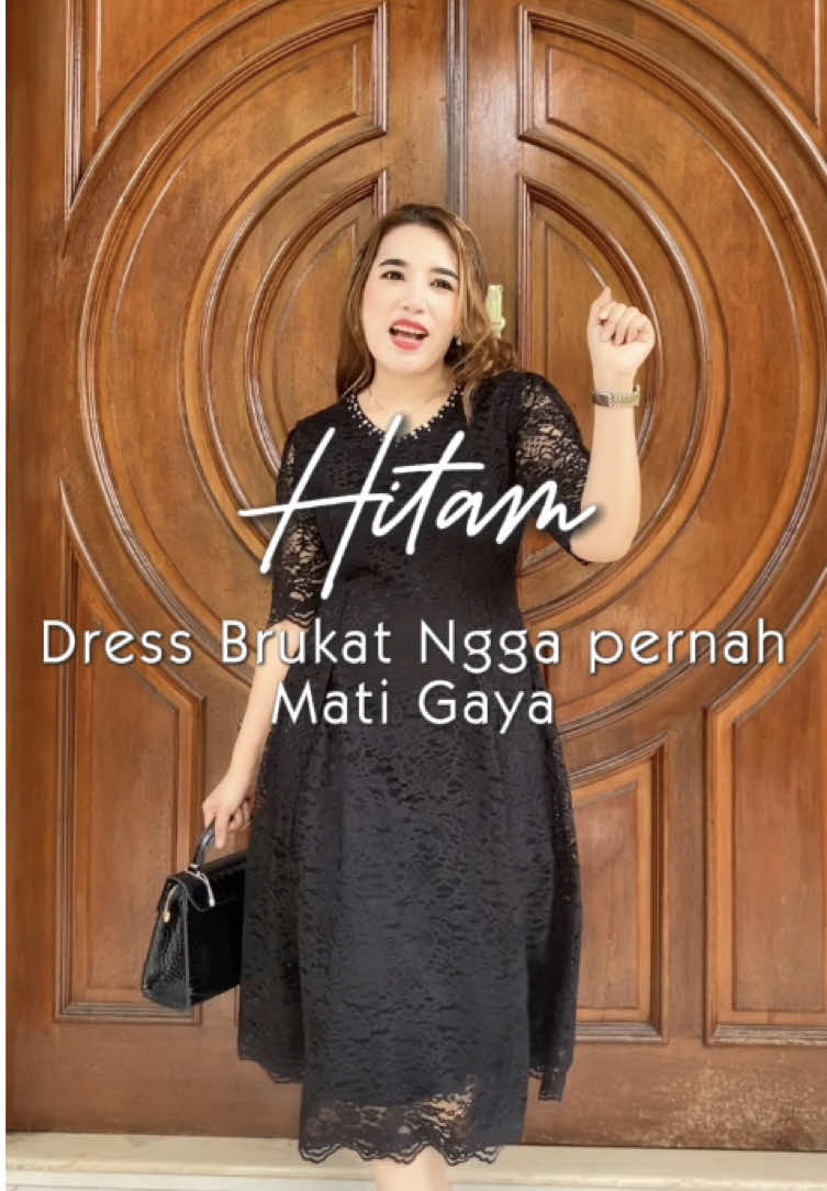 Hitam Hitam manis yuk melenggang pakai Dresd Tiur warna hitam ✨ #dress #brukat #wanita #hitam #pesta 