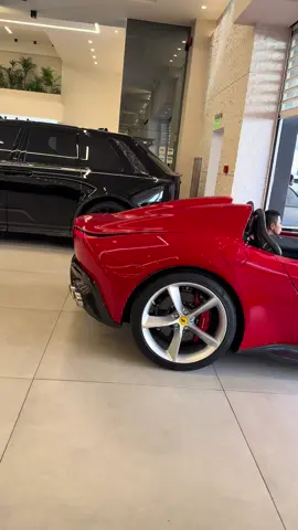 #ferrarimonzasp2 #vipmotorsuae #ferrari #viralvideo #viraltiktok 