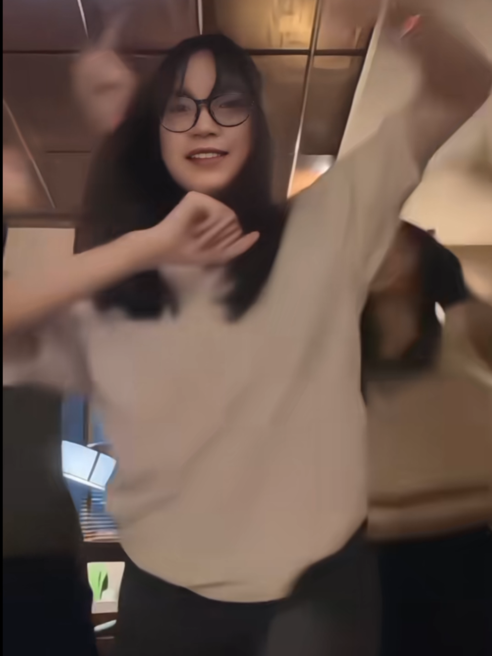 lily ganteng banget 