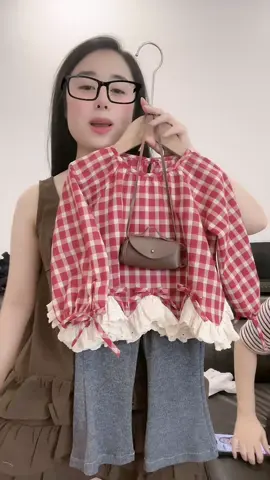 CÁC MẸ VÀO LIVE SĂN DEAL NHÉ CÁC GIÁ CẢ MẸ VS BÉ DƯỚI 300 CÁ 