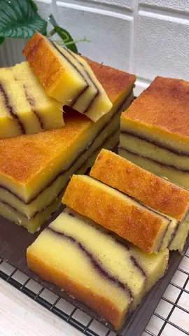 Kemarin beli singkong 1 kg harga 5.000 rupiah ya udh dibikin bingka seperti ini enak kebangetan dijamin semua sukaaa #bingkasingkong #idejualan #cemilansimple #fyp 