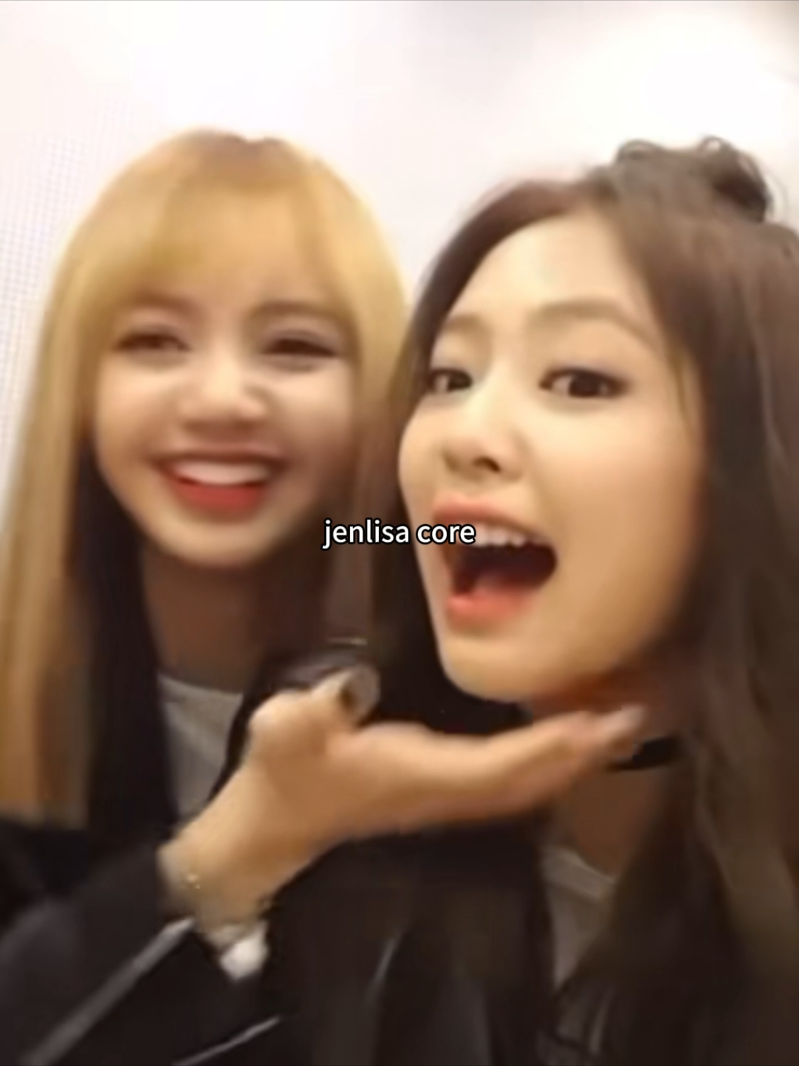Jenlisa's impressive moment~#lisa #jennie #fyp #blackpink #jenlisa 