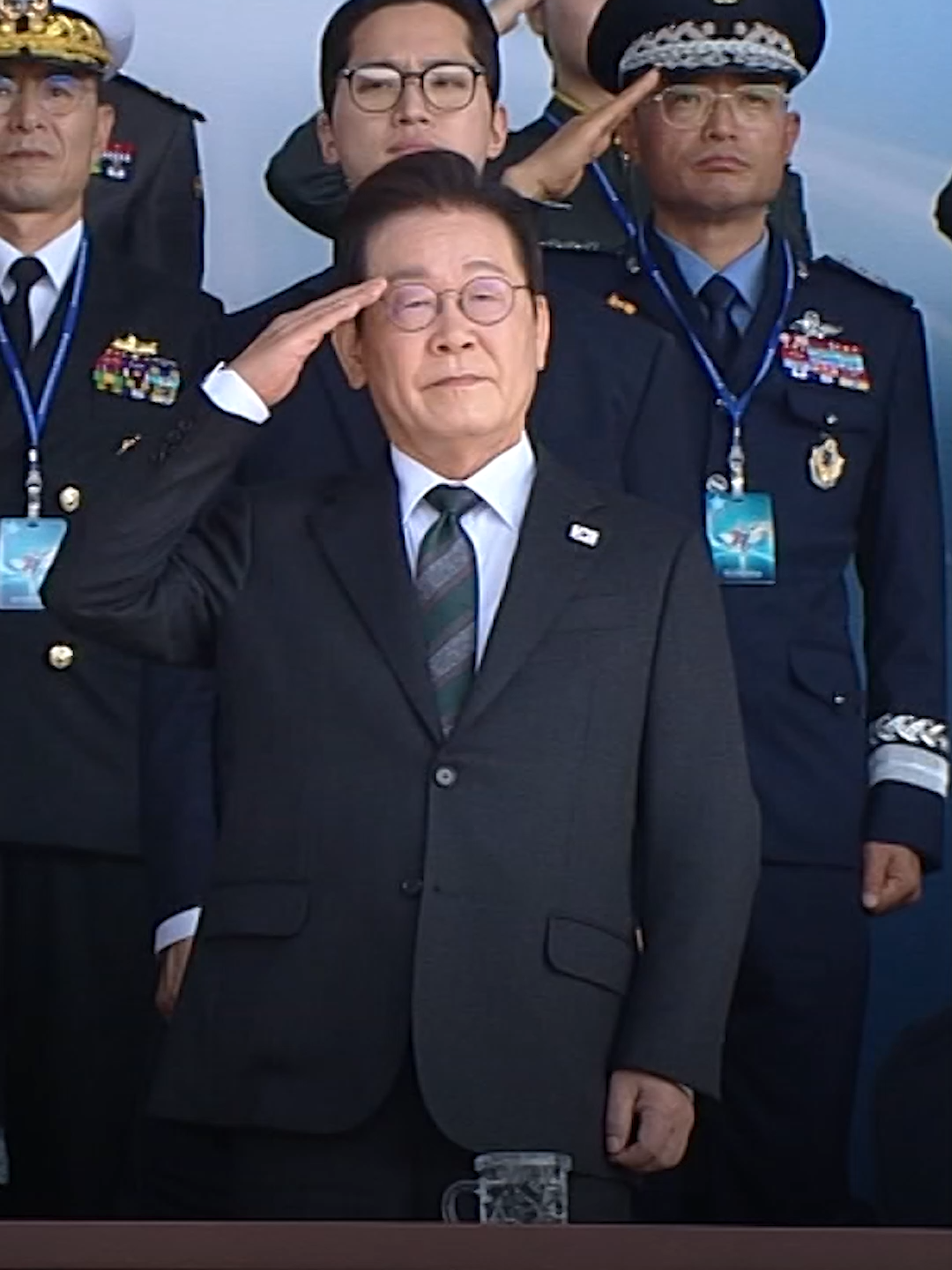 스텔스 무인기 첫 공개…국군의날 '비장의 무기' 떴다 #국군의날 #열병식 #스텔스무인기