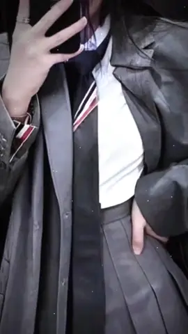 男人坚强的意志可以保护他们免受不可预测的阳光和雨水的侵袭。