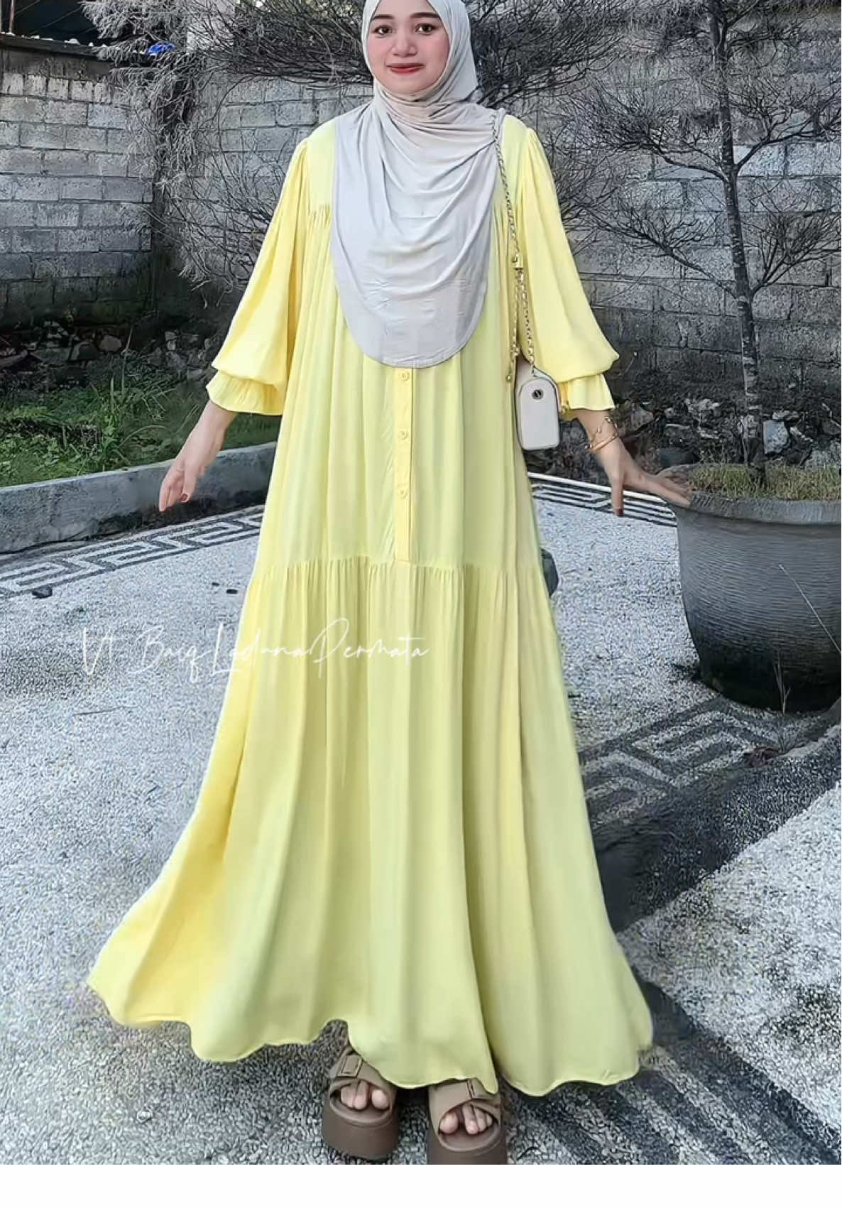 Bb 40-90 jumbooo jiga bisa pakaiii.. Cuss yg kmrin kehabisan warna ini langusng Co ya. Nih aku pakai versi gamis warna “yellow” Besttt bgttt POKONYA ‼️ #dress #gamiskekinian #dresspantai #dressdaily 