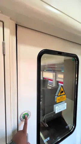Pesona pintu geser sekali klik emang sekane itu 😝 #fyp #fyppppppppppppppppppppppp #viral #trending #xyzbca 
