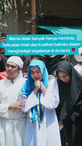 🙏🏻🌹🥺 Mama tidak banyak hanya meminta kekuatan iman dan kuatkan bahuku dalam menghadapi segalanya di dunia ini, Selamat Memasuk Bulan Rosario 🌹 🙏🏻#katolikroma #katolikindonesia #fyppppppppppppppppppppppp #bulanrosario2025 #katolikagamaku 