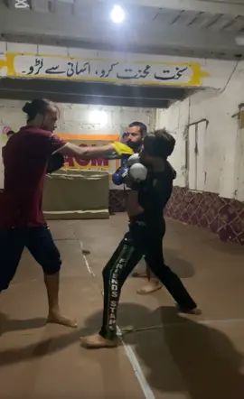 Pucnching practice with dumbbells ☠️👑#pakhtooonking #acm #mma #dontunderreviewmyvideo #foryou 
