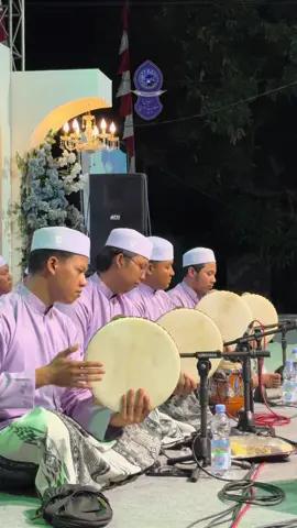 Syiar Tanpi Waton 🤍  Versi Penerbang || Hadrah MASBRO Madiun💙 You Tube : MASBRO AE Tik Tok : MASBROMARCH Intagram : masbro_mdn #masbro #majlissholawat #sholawat#fyp #syairtanpowatom