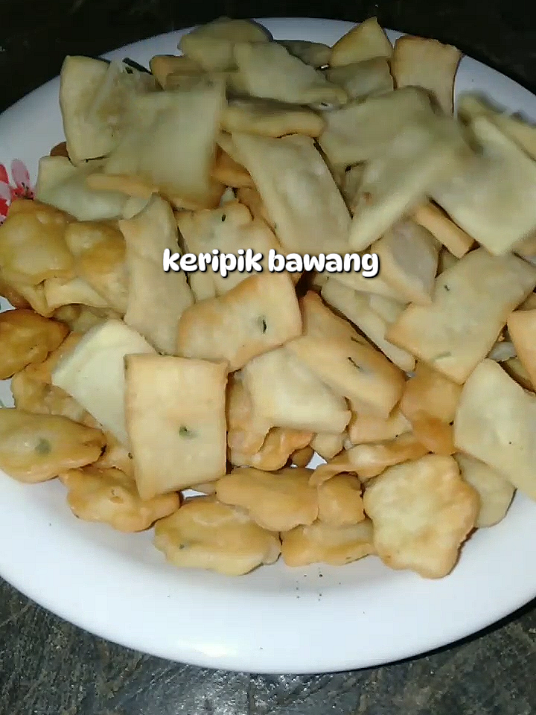 keripik bawang super renyah😋. resep aku taruh di video ya.