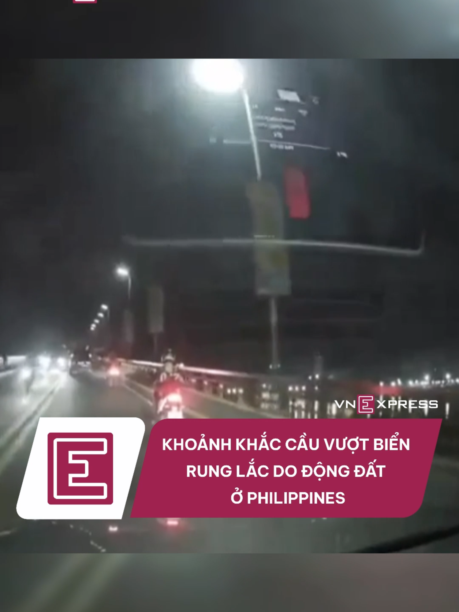 Video mới công bố cho thấy cầu bắc qua eo biển Mactan ở miền trung Philippines chao đảo vì động đất, khiến nhiều người điều khiển xe máy ngã nhào. #tiktoknews #vne #vnexpress