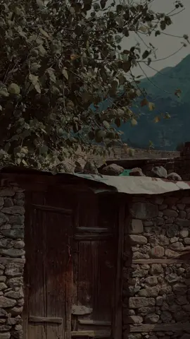 جہاں بچپن گزرا ہو وہ جگہ ہمیشہ دل میں رہتی ہے ۔۔۔🥂🖤 #standwithkashmir #foryou #fyppppppppppppppppppppppp #foryoupage❤️❤️ #fypシ゚viral🖤tiktok 