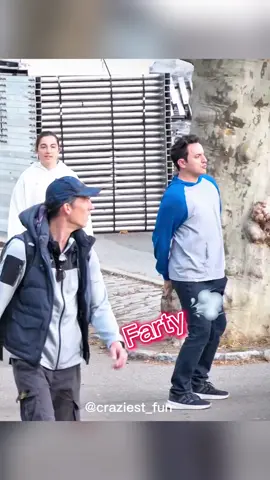 #fart #fartprank #smileplease #funnypost #funnprank 