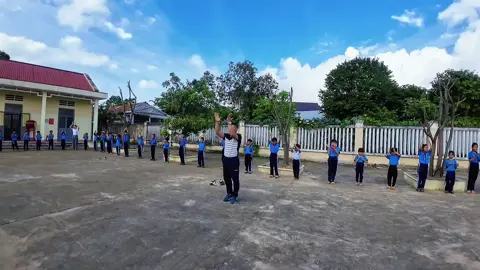 Nay các #em  #hocsinh  #tieuhoc múa đều hơn rồi nè