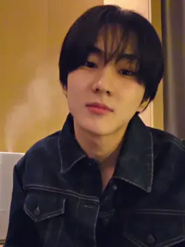 yg kek gini kalo dikunyah kenyel ga sih teksturnya. MAU KUNYAH UWON🫵😠 #jungwon 