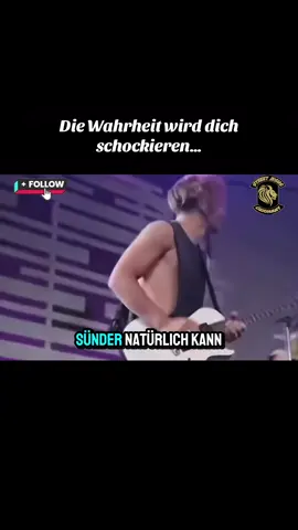 „Heute werden viele christliche Veranstaltungen wie Partys oder Shows gestaltet. Doch der Glaube ist mehr als Lichter und Musik. Die Bibel sagt, dass der Weg zu Jesus schmal ist und nicht breit. Darum: Lasst euch nicht täuschen – bunte Lichter und große Shows haben nichts mit echter Nachfolge zu tun, sondern ziehen oft nur in eine weltliche Richtung. Auch manche Prediger sagen: ‚Jesus liebt dich so, wie du bist.‘ Aber das ist eine falsche Botschaft. Ja, Jesus liebt dich – doch Seine Liebe will dich verändern, dich frei machen von Sünde und dir ein neues Leben schenken. Wahre Nachfolge bedeutet, IHM zu gehören, nicht dieser Welt.“ #jugend #christ #wahrheit #foryoupage #viraltiktokvideos 