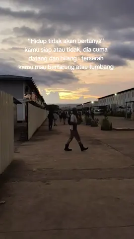 bertempur sebelum menyerah#pekerjakeras #helmkuning #huafeinickelcobalt #fypシ゚ 
