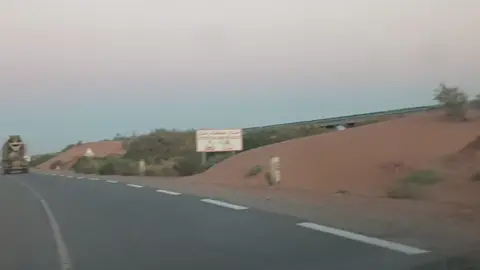 انها الجزائر اكبر جسر للسكة الحديدية بافريقيا. بين  بشار وتندوف