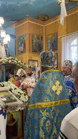 Ceea ce ești mai cinstită decât heruvimii și mai mărită fără de ase­mănare decât serafimii, ca­re fără stri­că­ciune pe Dumnezeu Cu­vântul ai născut, pe tine, cea cu ade­vărat Năs­cătoare de Dumnezeu, te mărim. #orthodox ❤️‍🩹🙏🏻