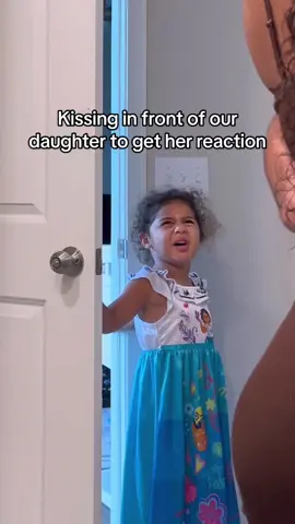 Kid reaction to parent kisses👨‍👩‍👧💋😂#ParentsKiss #KidReaction #DramaBaby #FunnyKids #ParentTok #FamilyTok #LOL #Relatable