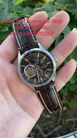 Hàng sưu tầm đã qua sử dụng  Đồng hồ ORjENT star mặt hề joker  - size 41 thân vỏ thép trắng  - bộ máy zin chuẩn đặc trưng của nhà orient với độ tích cót lên đến 50h - kính sapphja nguyên khối 2 mặt  - mặt số màu cafe hiếm dk thiết kế kiểu dáng skeleton  - dây cá sấu khâu tay khóa zin chính hãng độ mới cao hoạt động ok trẻ trung bền bỉ ae chơi sưu tầm ib Zola : o969692259 #donghonhatbai #donghochinhhang #donghonam #xuhuongtiktok #hot 