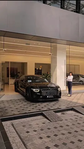 Bentley 🖤 🔥 #luxurycars #carsoftiktok #supercars #bentley #carslover #luxury #luxurylife #bestcar 