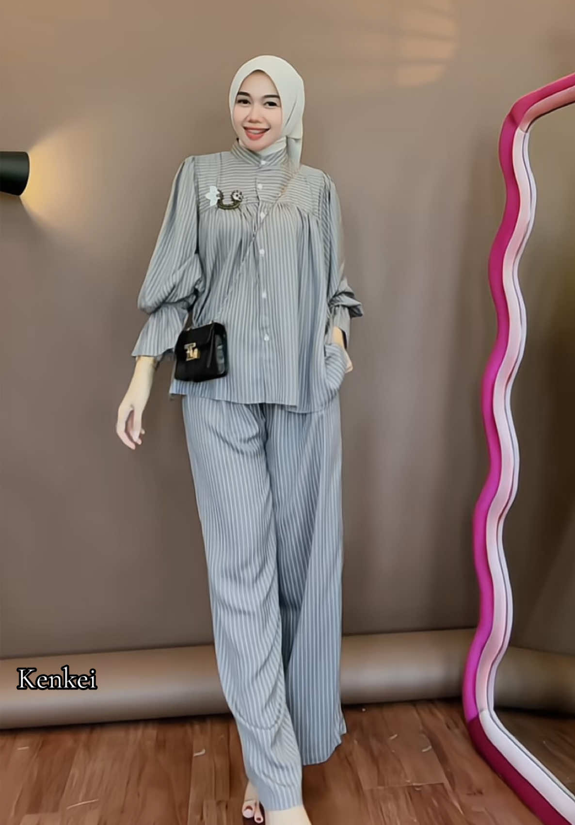 Cantik banget onesetnya 🩶🩶🩶 #oneset #onesetkekinian #onesetcantik #ootdhijabstyle 