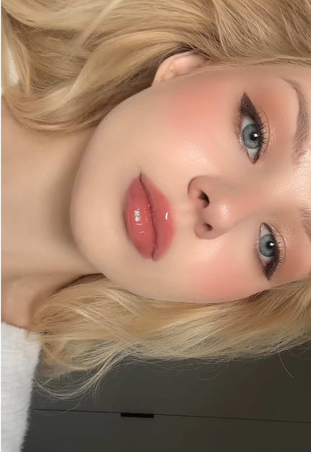 teddy bear lip jelly 🧸 in shade JE02 from @Flower Knows Makeup ✨ use my code LOUISEROZZ999 on official website to get a discount and support me 😊💗  #flowerknows #kbeauty #makeup #lipstick #koreanmakeup 