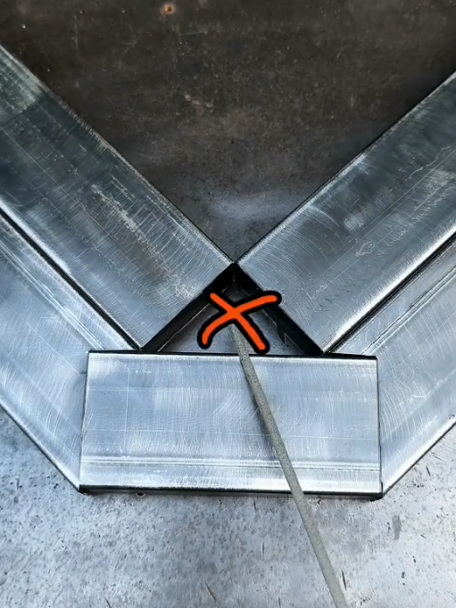 Hollow inside corner cutting tricks. #welding #metalwork #fabrication #cuttingskills #tipsandtricks 