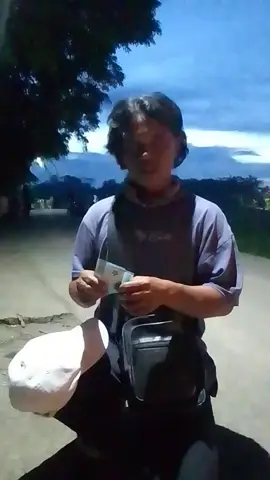 jangan pernah tinggalin aku ya uang🤣 #trioskw #kontenhiburan #lipsing #fypシ゚viral🖤tiktok 