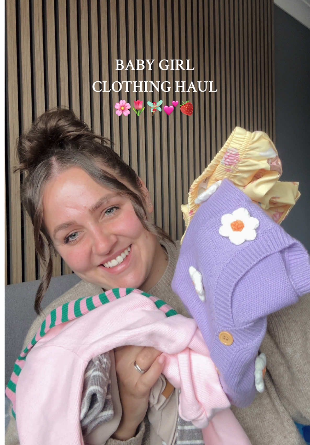 I’m obsessed with all these new bits I’ve got baby girl from tiktok shop!🍓🧚🏼‍♀️✨🌷🌸 #babygirlclothinghaul #clothinghaul #girlsclothinghaul 