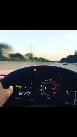 😝😬 . . . #viralvideos#viralditiktok#carros#ferrari#fypシ゚viral🖤tiktok 