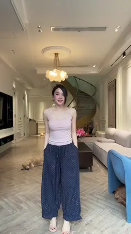Quần này lạ lạ xinh yêu #review #xh #xhtiktok #outfit #viral 