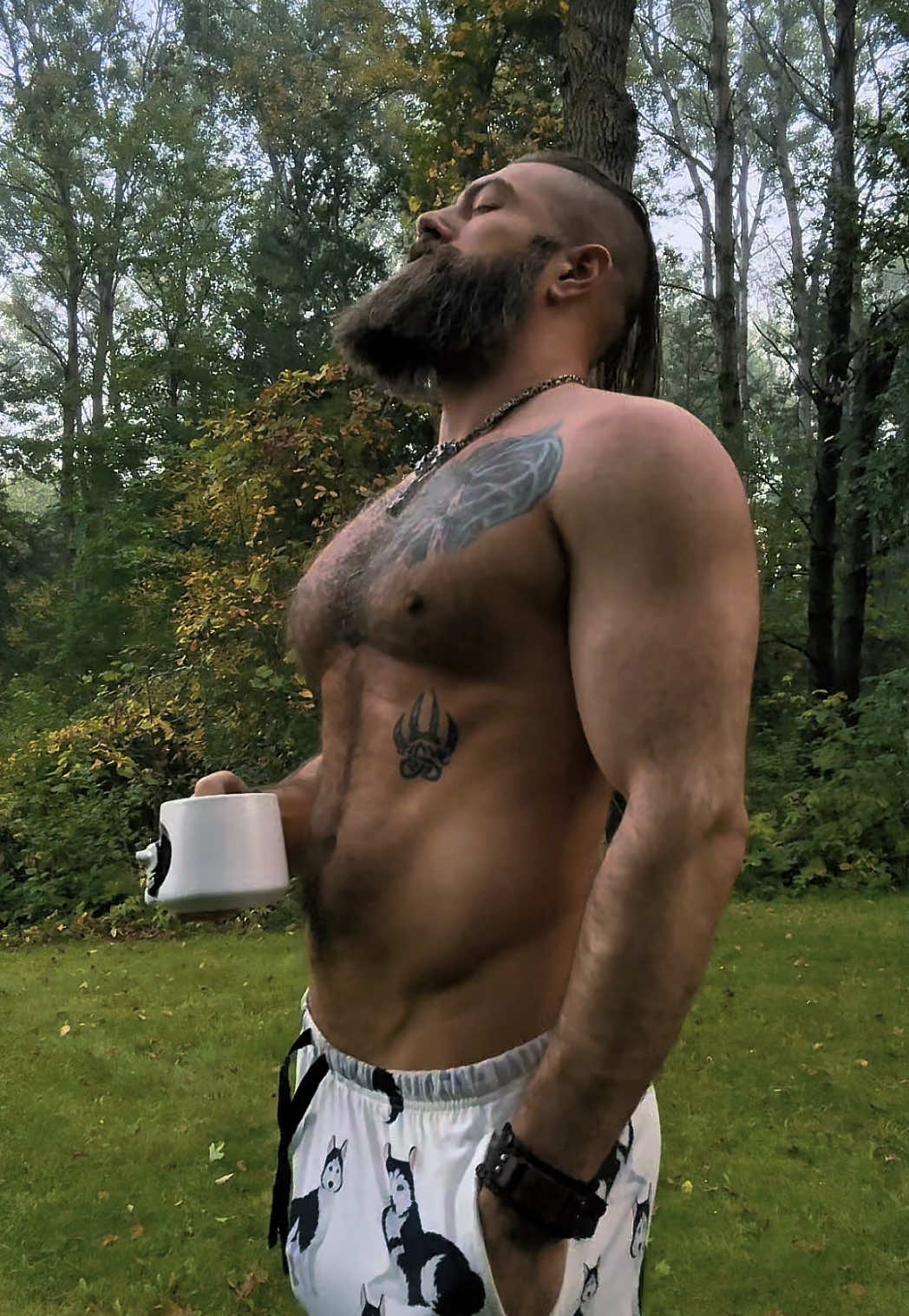 #beardedmen #happythoughts #goodday #lumbersnack #positivity #morningcheer 